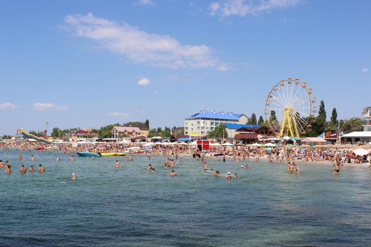 Hotel Lastochka Zaliznyi Port Exterior foto